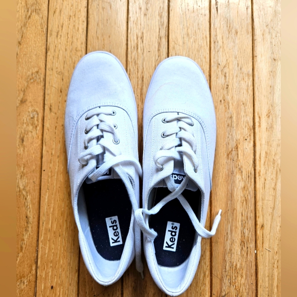 Keds size 9 white sneakers
